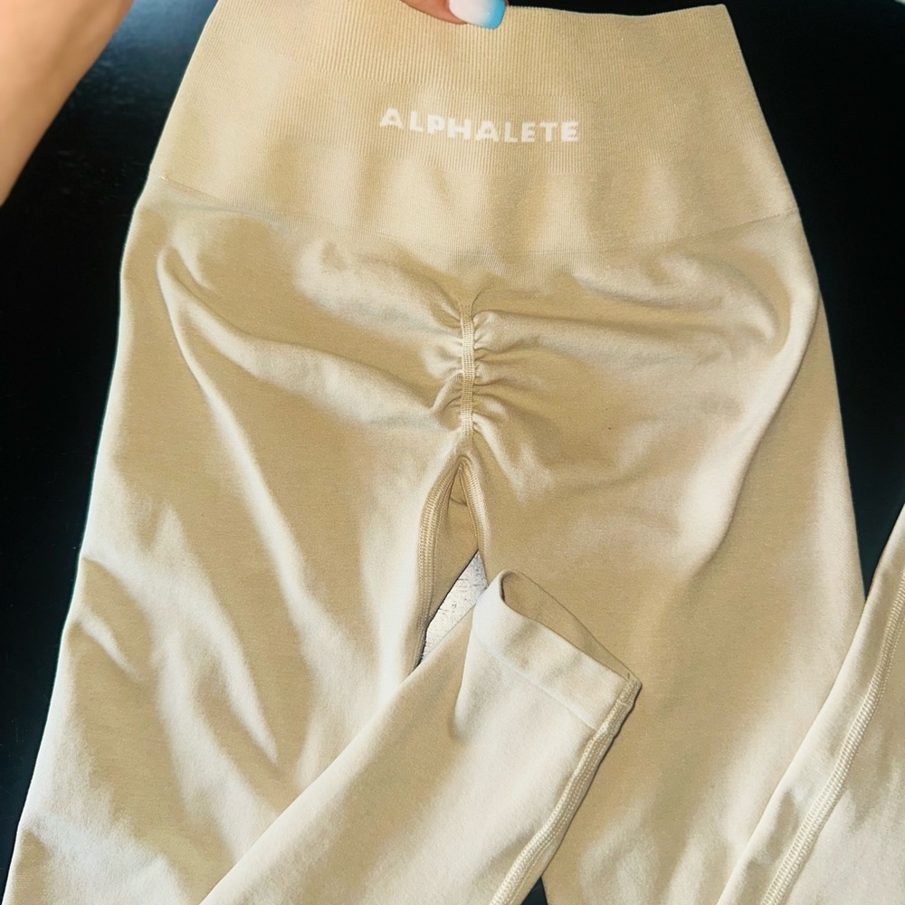 Alphalete beige leggings NWOT SIZE XS